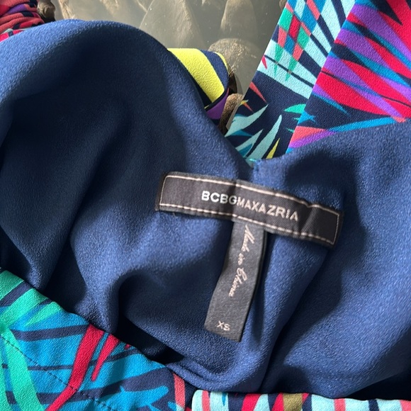 BCBGMaxazria / Multi-Colored Maxi Dress Belted / Right slit / Tie Back / XS - Picture 3 of 3